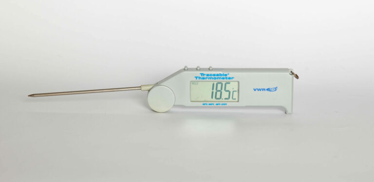 A digital thermometer that reads 18.5 degrees Celsius.